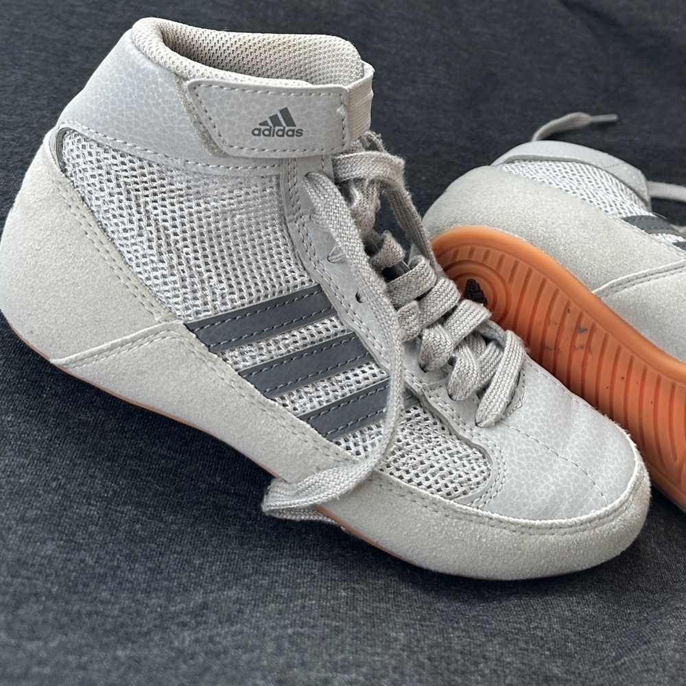 Youth size 1 wrestling shoes